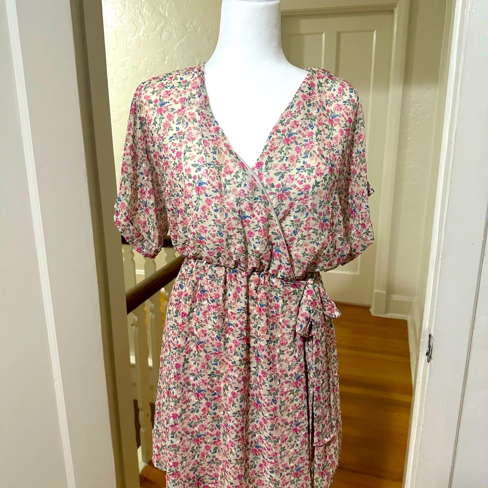 Floral mini dress faux wrap fully lined elastic gathered waist size large